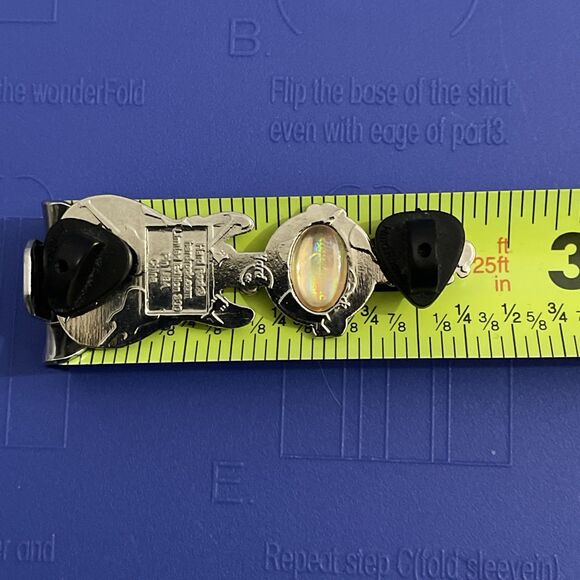 Hard Rock Cafe Biloxi 2010 Guitar Pin Limited Edition 300 Collectible Music - Picture 8 of 9